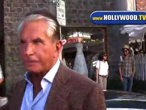 George Hamilton Chats with Paparazzi outside of The Ivy