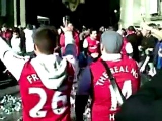 Les supporters d'Arsenal débarquent en masse à Milan