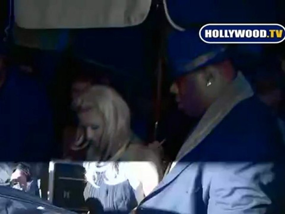 Paris and Nicky Hilton Leave Delux. 01 08 09