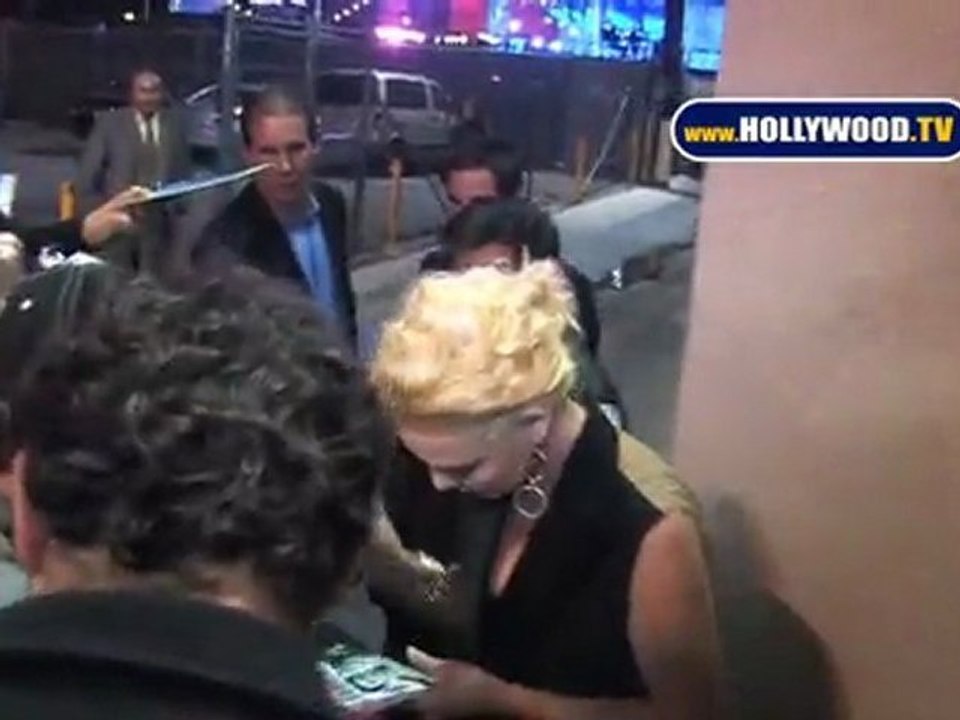 Katherine Hiegl Signs Autographs AFter Being On Jimmy Kimmel Live