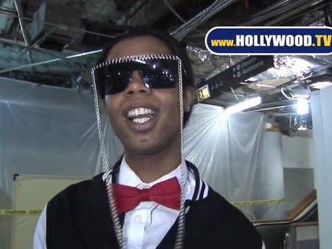 Antoine Dodson Talks About MILLIONS OF MILKSHAKES @ LAX