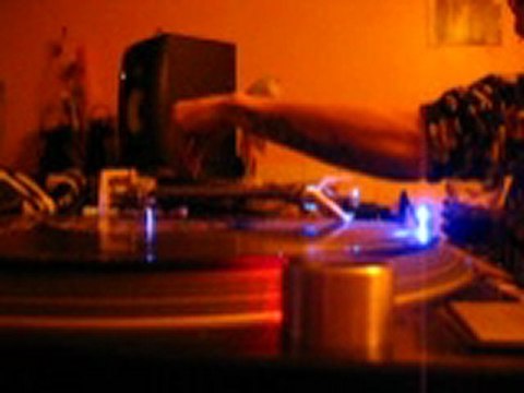 petit extrait de mon mix!!!!! mais se putain d'apareille photo veux pas enregistré plus d'un coup!!!! GRrrrgrrr