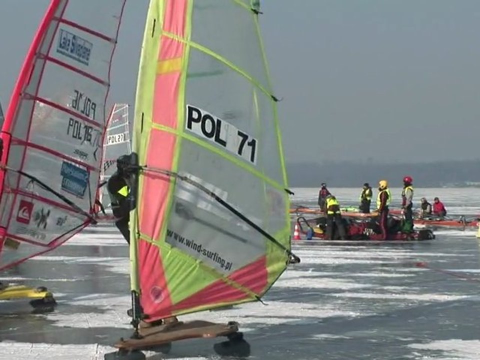 Adrenalin-Kick für polnische Eissurfer