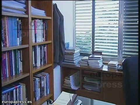 IESE cree que se encarecerá la deuda española