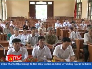 Báo ANTĐ tặng quà gia đình chính sách ở Phú Thọ