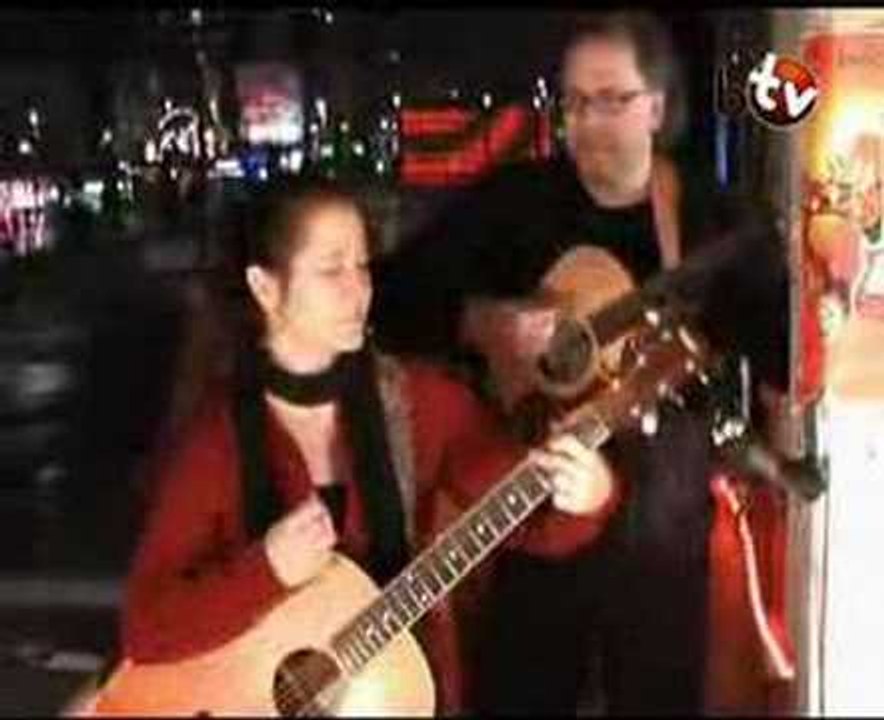 GWEN & ANDREAS (BalconyTV)