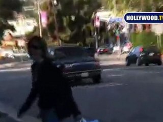 Lisa Rinna hangs up the phone to talk to us on Robertson