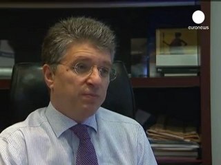 Greek debt fuels more downgrade threats