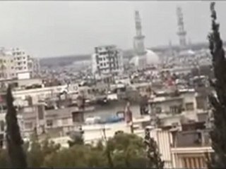 فري برس   هام جدا اثار القصف على المباني في حي باباعمرو بلهاون