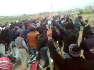 فري برس   مدينة سلمية تشييع الشهيد مجد حمودي 14 2 2012 ج3