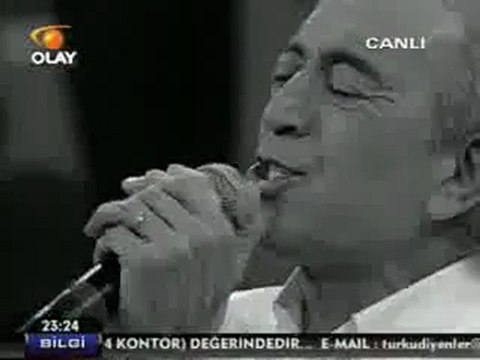 Edip AKBAYRAM BİR TEK SENİ SEVDİM GERİSİ YALAN