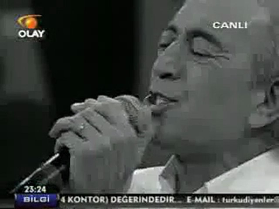 Edip  AKBAYRAM " BİR TEK SENİ SEVDİM GERİSİ YALAN "