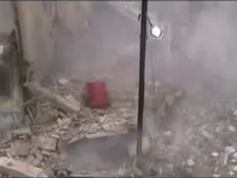 فري برس حمص باباعمرو هام جدا انهيار منزل بسبب صاروخ 16 2 2012