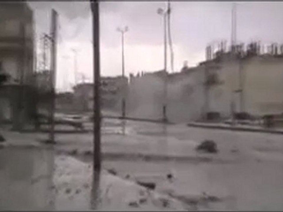 فري برس   حمص باباعمرو قصف الحي لليوم الثالث عشر 16 2 2012