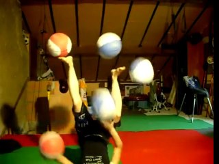 Selyna Bogino Doing The 5 Balls Longest Routine Ever