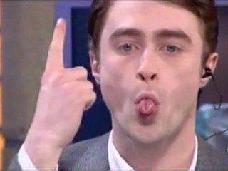 ダニエル・ラドクリフ　舌を巻く舌使いを披露！ Daniel Radcliffe Tongue Trick