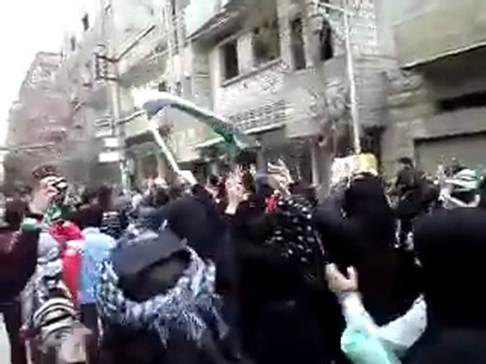 فري برس   مظاهرة حرائر التل  ريف دمشق هز كفك  هزو هز  دين محمد كله عز 14 2 2012