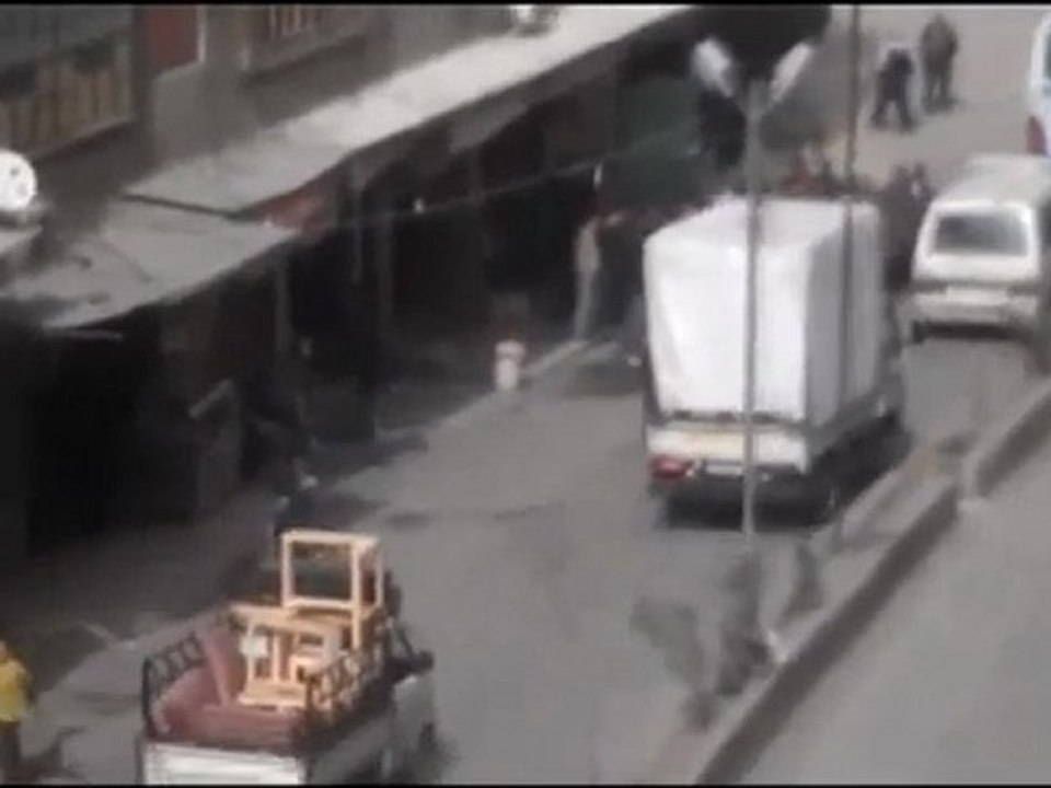 فري برس   ريف دمشق غوطة دمشق سقبا فضيحة قناة الدنيا 15 2 2012 ج2