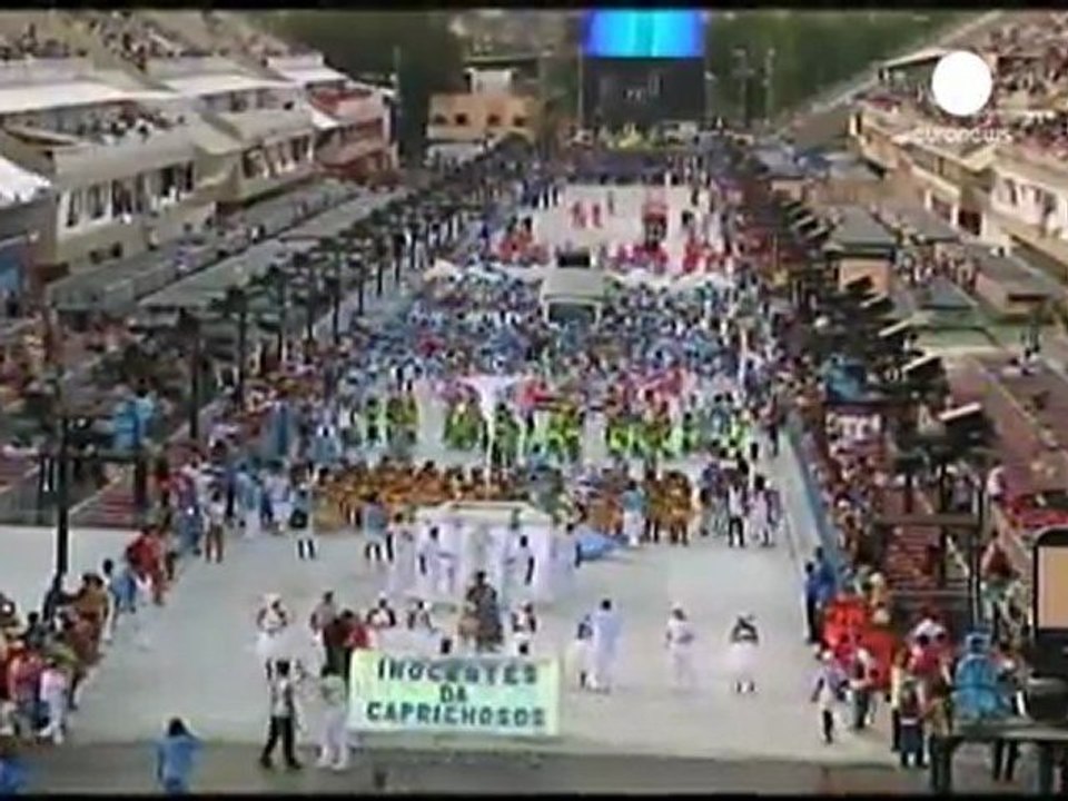 Rio donne le coup d'envoi du plus grand carnaval au monde