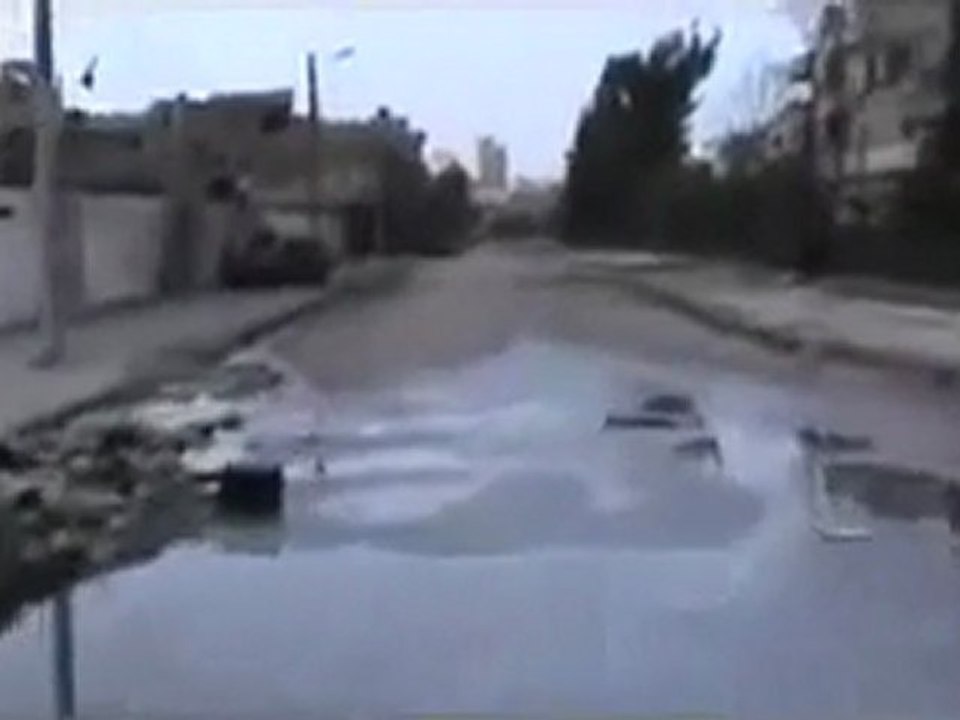 فري برس   حمص جولة من حي باباعمرو إلى حي الإنشاءات 15 2 2012