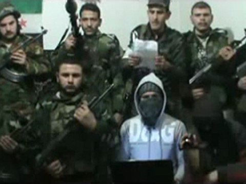 فري برس حمص انشقاق ملازم وعدد من الافراد معه 12 2 2012