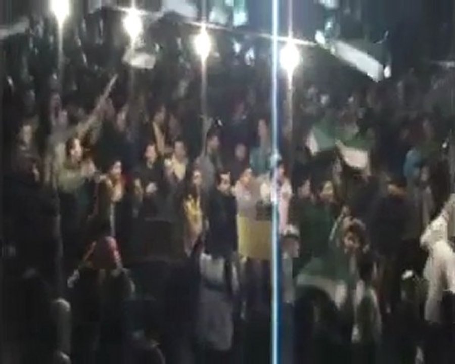 فري برس   حمص القصور مسائية أبطااال القصور  نصرةلأاهل باباعمر  والاحياء المحاااصرة  راااائعة  15 2 2012 ج1