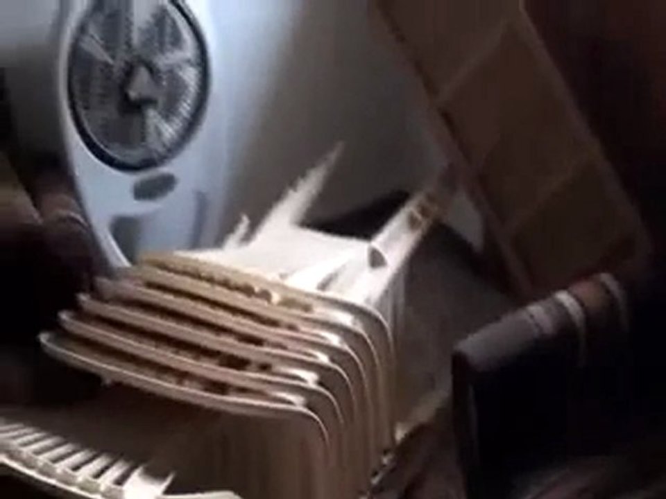 فري برس   حمص   حي الربيع العربي   سقوط قذيفة على أحد المنازل 6 2 2012