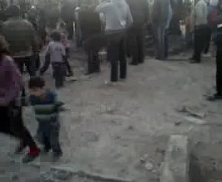 فري برس الحسكة تل حجر اعتصام اهالي الحسكة في انتظار وصول جثمان الشهيد فرهاد محمد سعيد خلو 15 2 2012