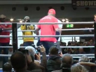 Boxe - Chisora sans complexes
