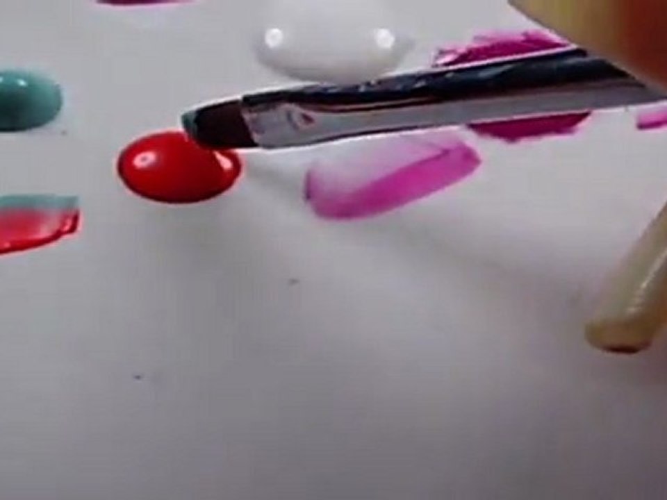 Tutoriel : débutants en one stroke, apprendre le bon geste nail art