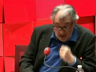 Serge July : "L’opération référendums de Nicolas Sarkozy"