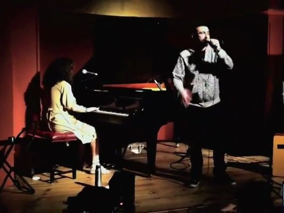 Roya Arab Ft HichKas - Koshtargah (LIVE)