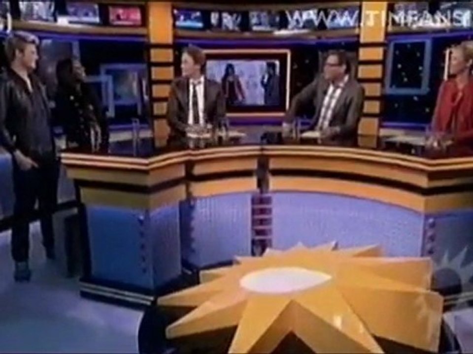 Tim Douwsma & Pearl Jozefzoon nemen plaats aan de Desk van RTL Boulevard [16-02-2012]