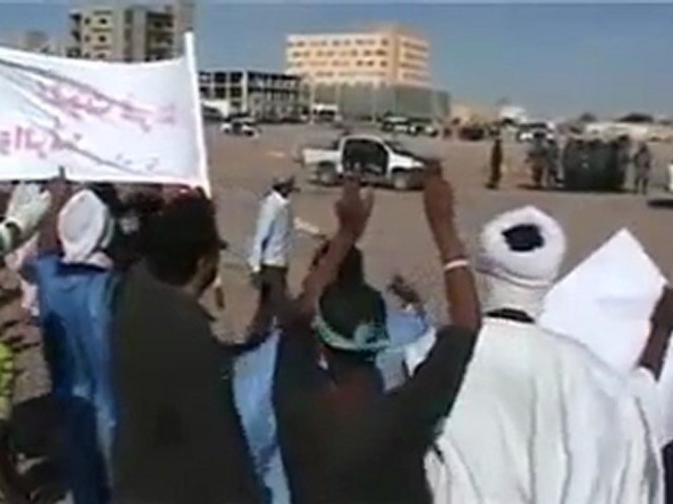 Manifestants Mauritaniens violament battue (âmes sensibles s'abstenir) - YouTube