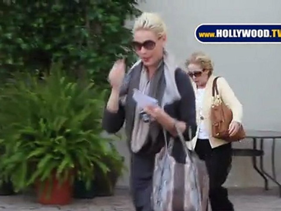Katherine Heigl and Mom Hit Paparazzi Central: Robertson Blvd.