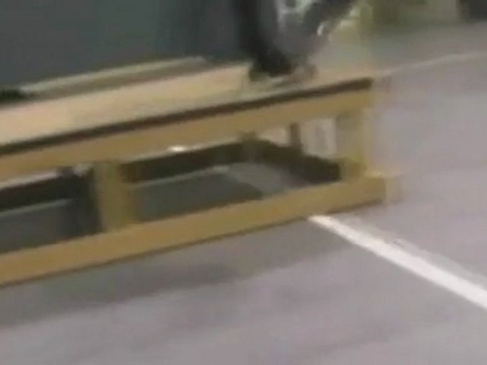 Skater snaps his arm on failed trick