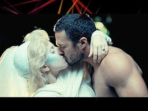 Lady Gaga Turned Into A Vampire For Boyfriend - Hollywood Love