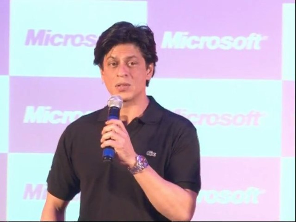 Shahrukh Khan Wanted Bill Gates To Dance To Chammak Challo? - Bollywood News