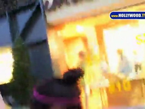 Nicole Murphy Gets Salon Treatment in Beverly Hills