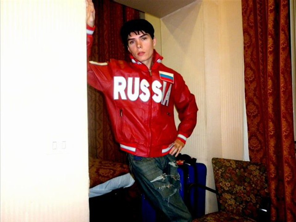 סלבריטאים סקס  Luka Magnotta Male Model