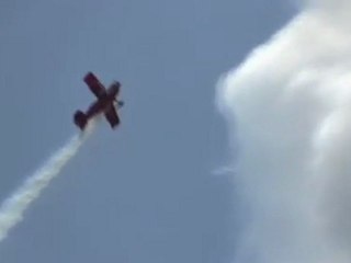 Amazing Airplane Tricks !