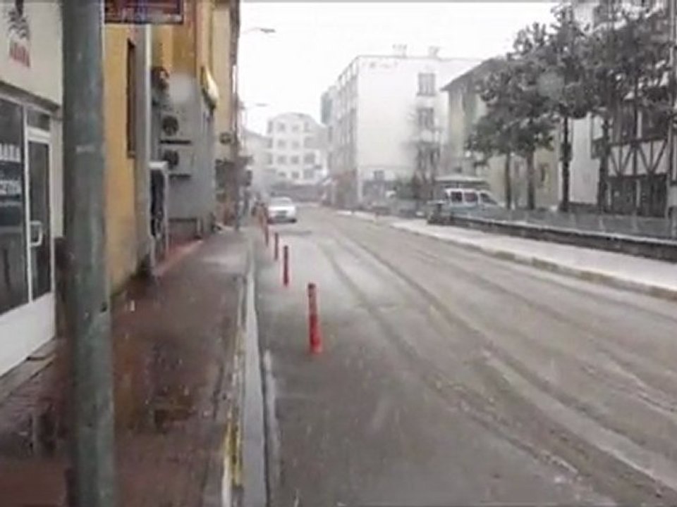 Kar Geri Döndü