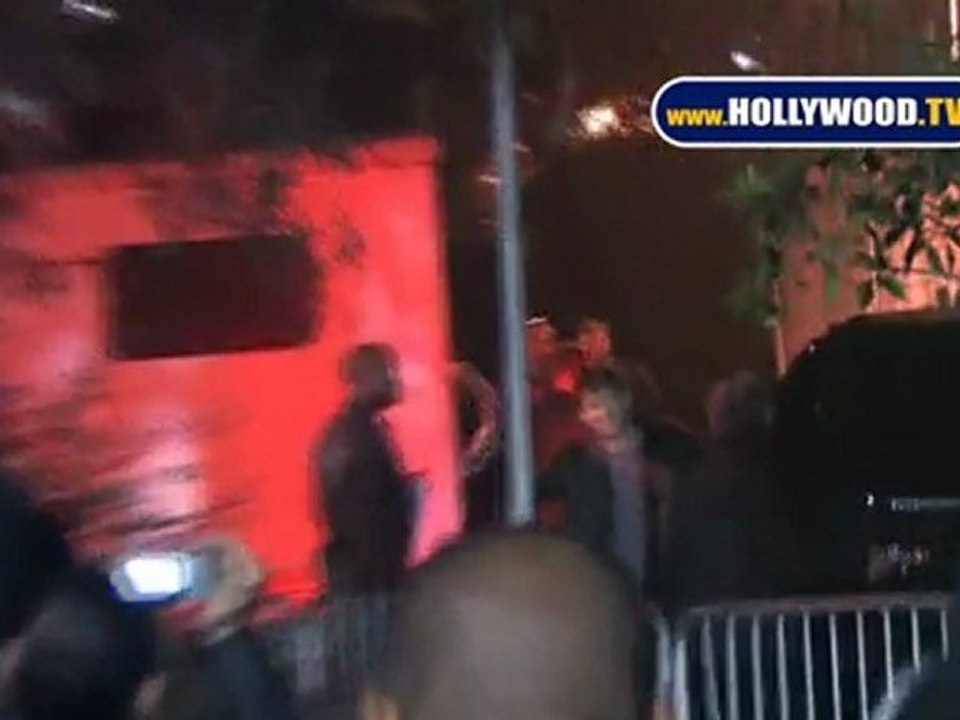 True Blood's Vampire Stephen Moyer  Disses Fans As He Leaves Scream