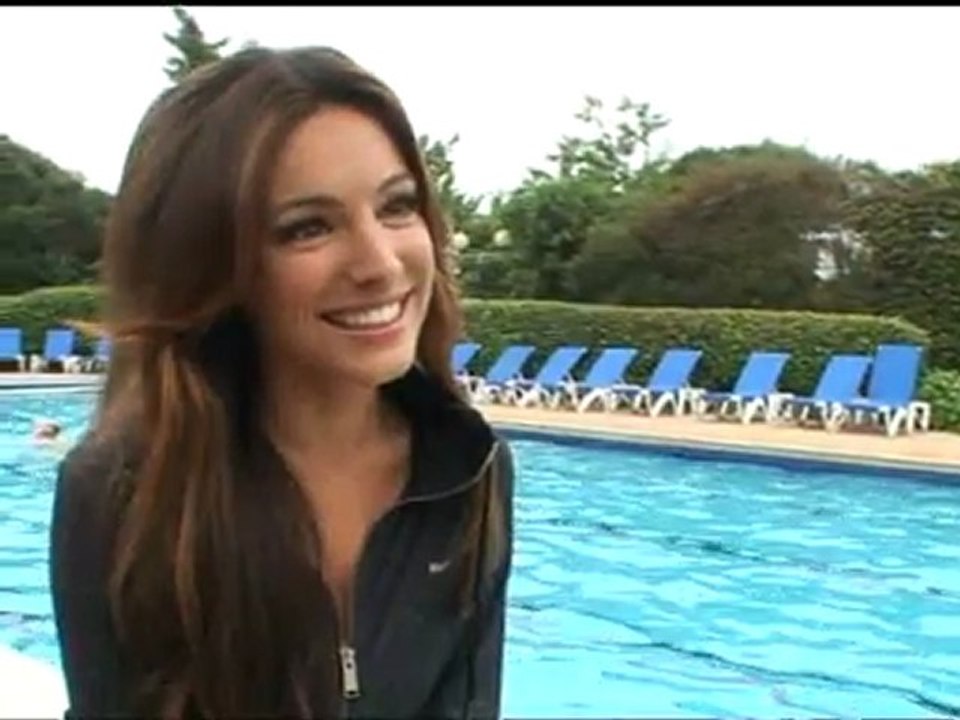Is Kelly Brook engaged?
