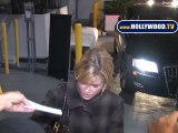 Julie Bowen Signs Autographs As She Leaves The Larry King Show