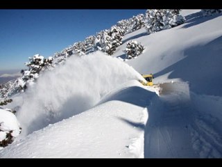 Yılın Üçüncü Karı- Köy yolları kapandı- Okullar tatil