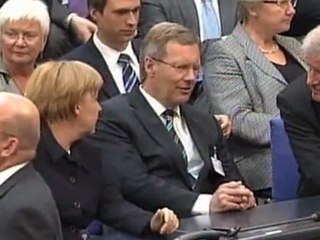 Wulff erklärt Rücktritt – Merkel in Not