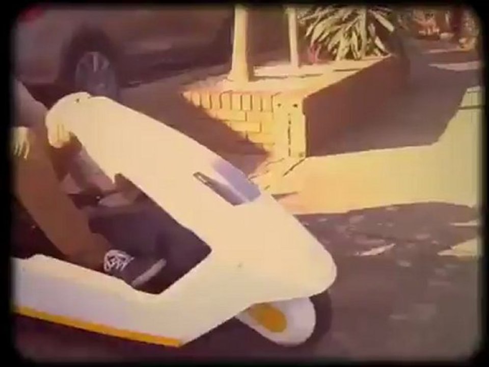 John Barrowman Crashes Sinclair C5