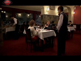 Mor Menekşeler 15. Bölüm Dizi İzle (tek parça)