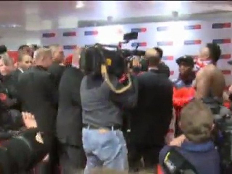 Chisora verpasst Klitschko einen Watschen